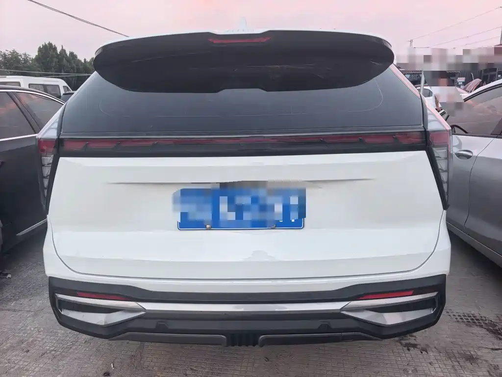 Geely Boyue L — миниатюра 10