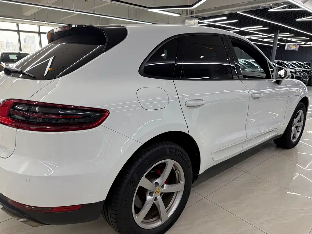 Porsche Macan — миниатюра 4