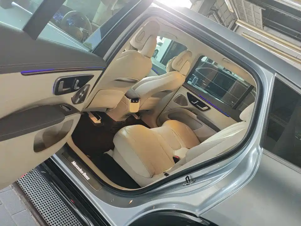 Mercedes-Benz EQS SUV — миниатюра 4
