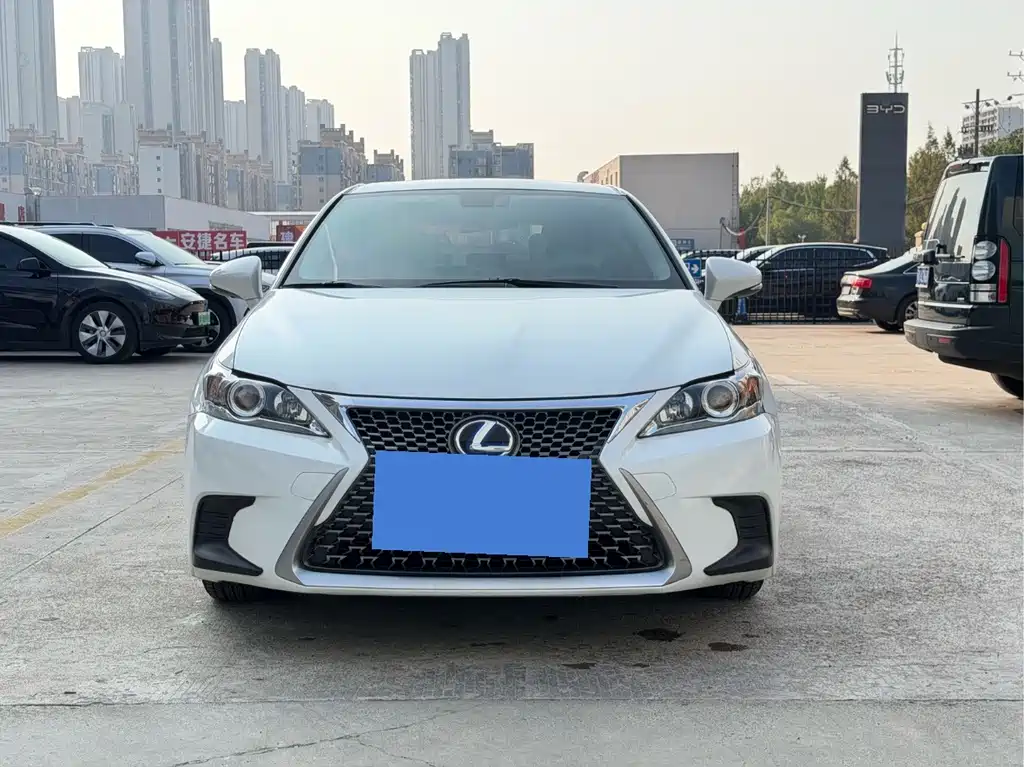Lexus CT — миниатюра 2