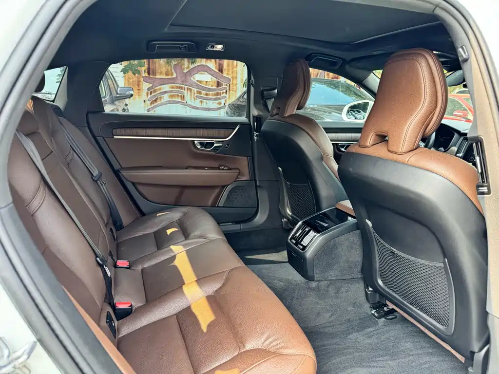 Volvo S90 — миниатюра 7