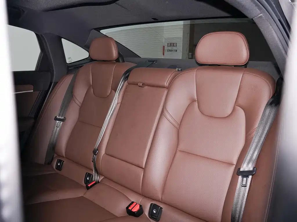 Volvo S90 — миниатюра 20