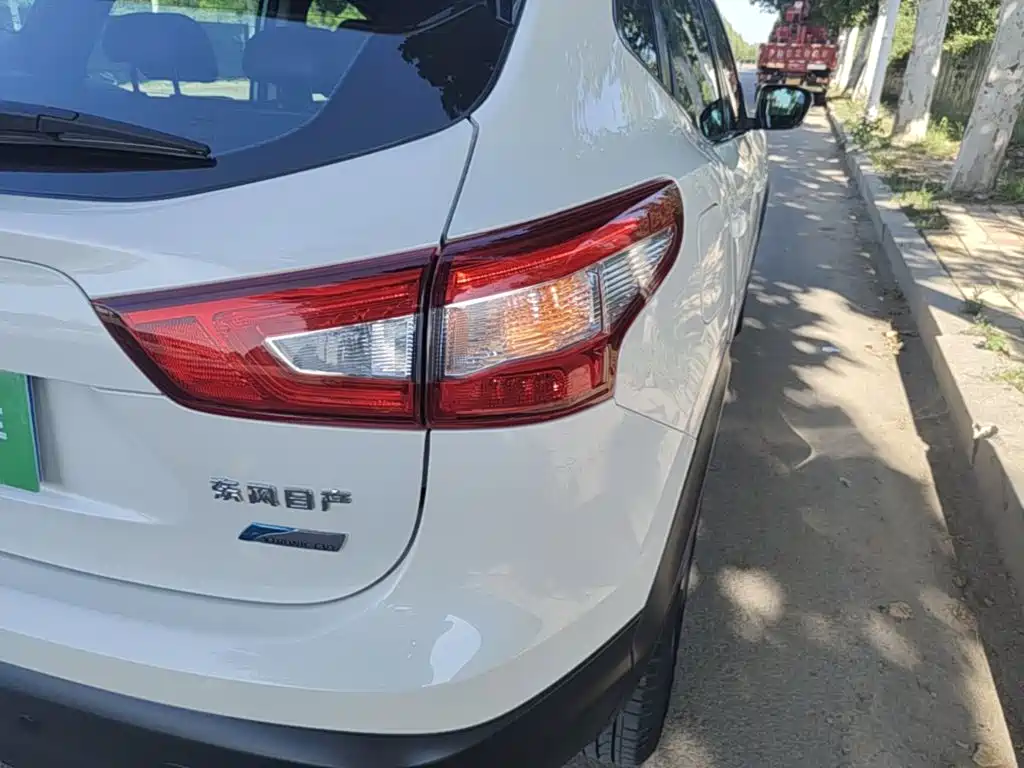 Nissan Qashqai — миниатюра 8