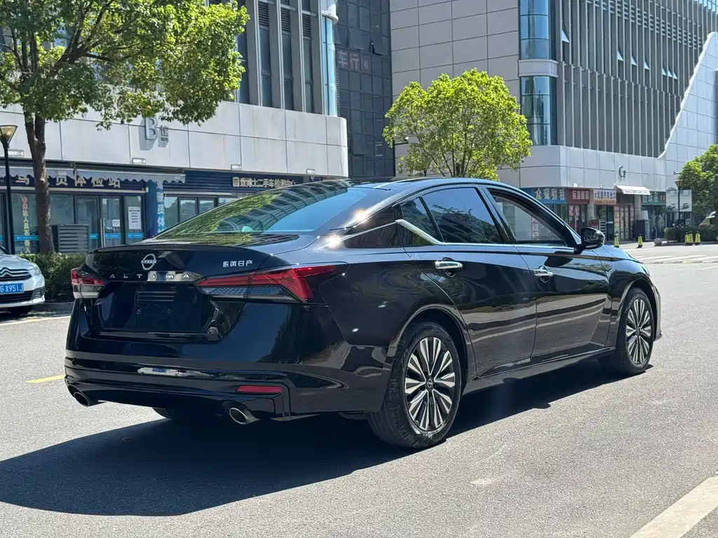 Nissan Teana — миниатюра 5
