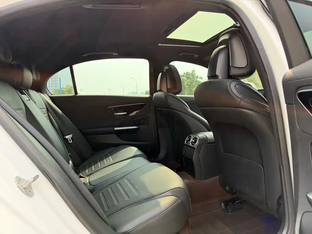 Mercedes-Benz C-Class — миниатюра 19