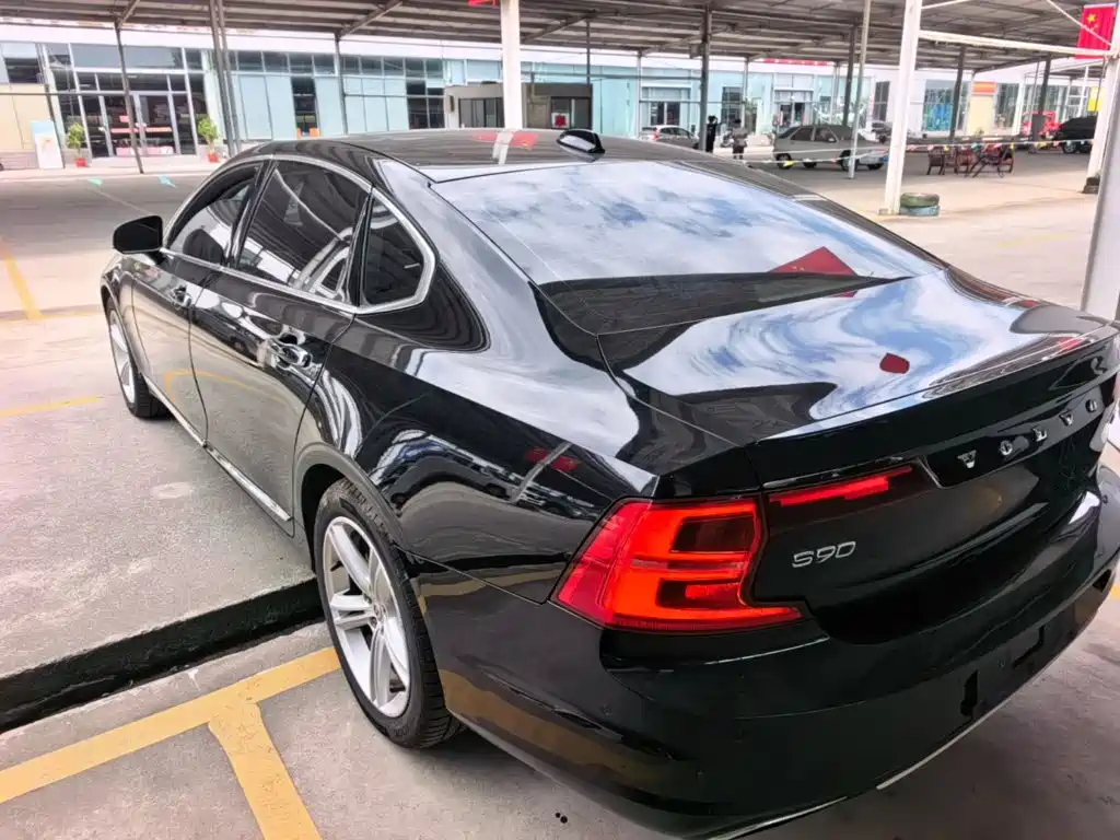 Volvo S90 — миниатюра 5