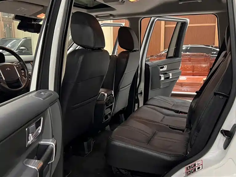 Land Rover Discovery — миниатюра 12