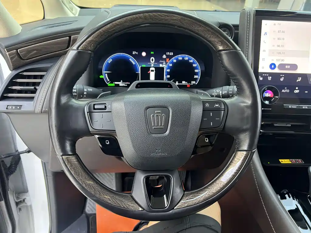 Toyota Vellfire — миниатюра 17