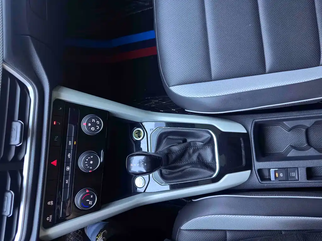 VOLKSWAGEN T ROC EXPLORING SONGS