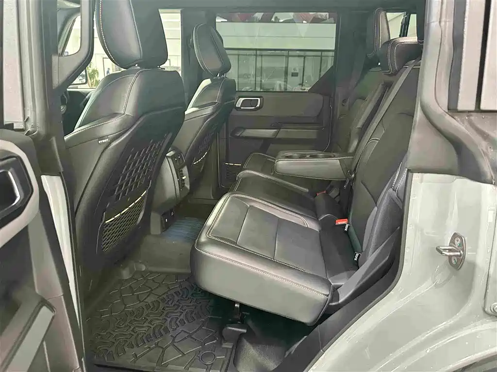 Ford Bronco — миниатюра 14