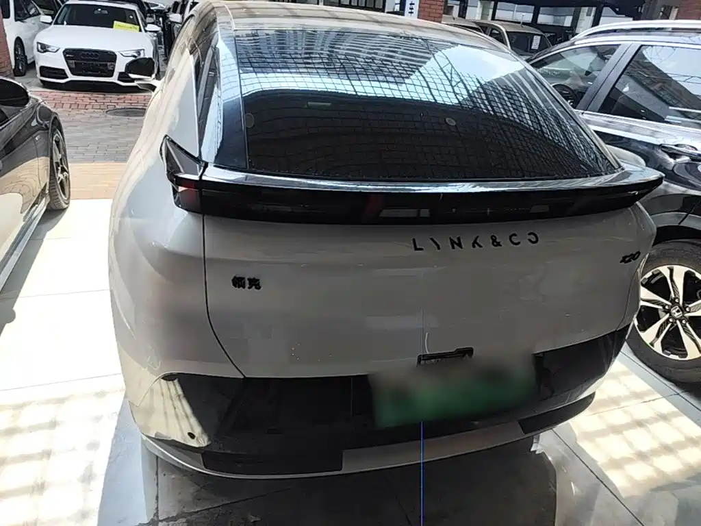 Lynk & Co 20 — миниатюра 6