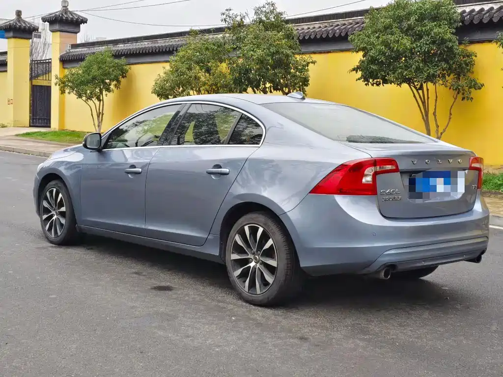 Volvo S60 — миниатюра 5