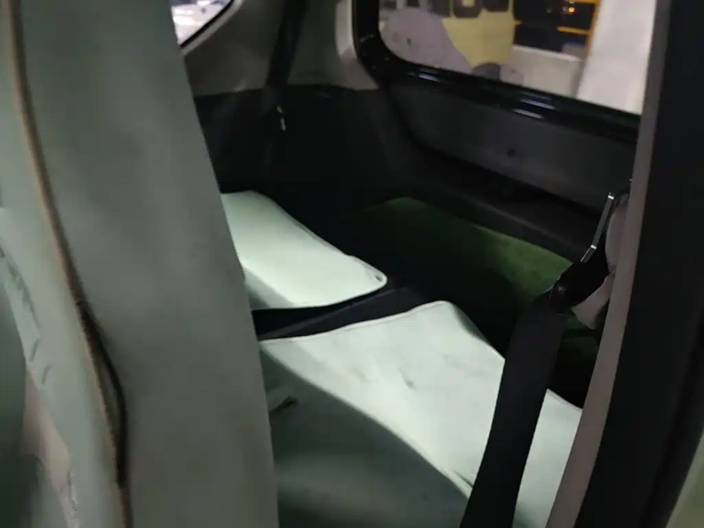 Wuling MINIEV — миниатюра 20