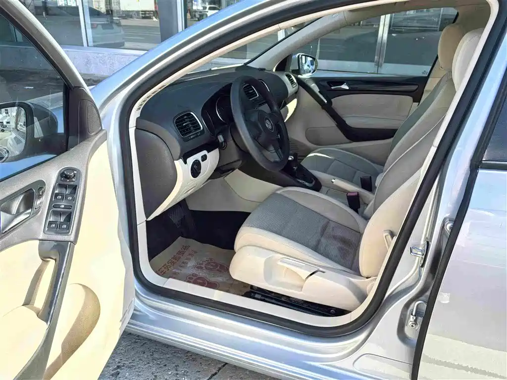 Volkswagen Golf — миниатюра 4