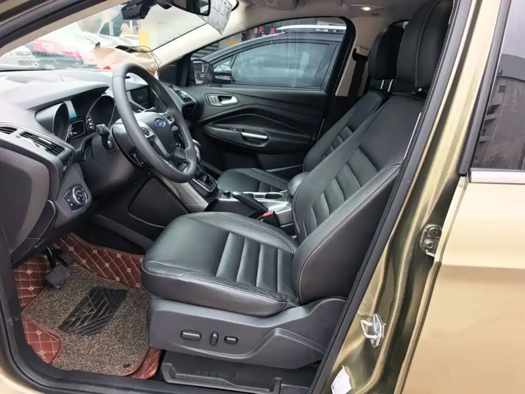 Ford Kuga — миниатюра 15