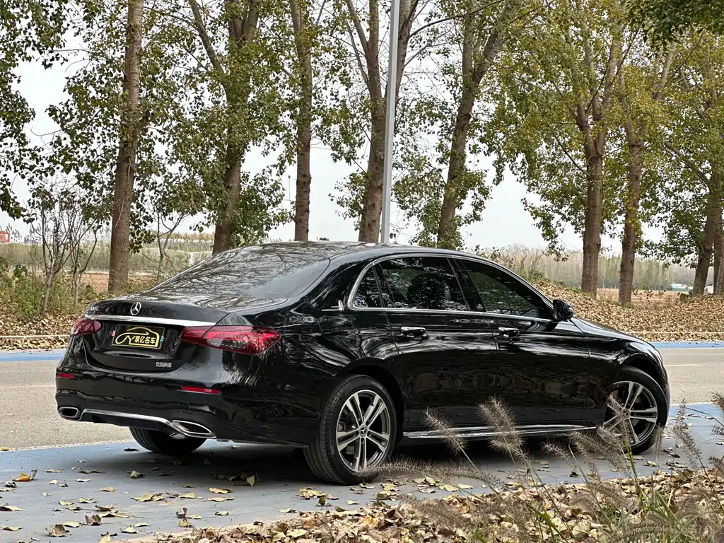 MERCEDES-BENZ E CLASS