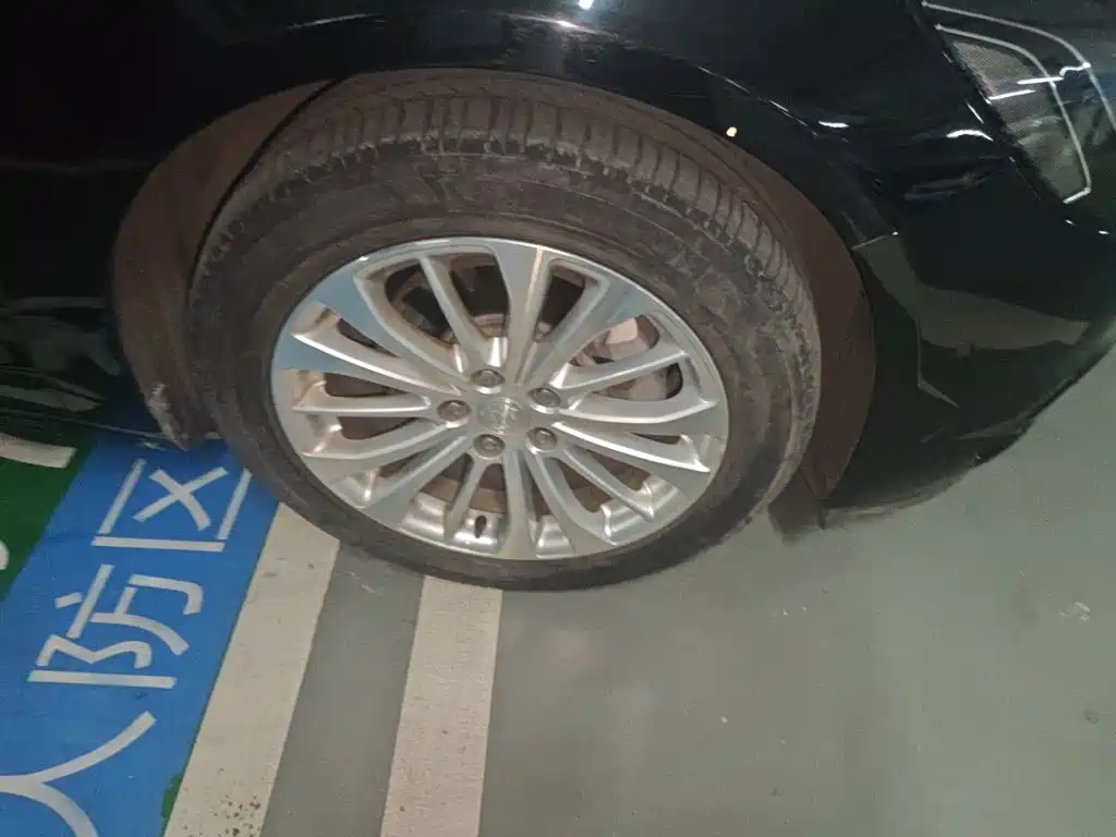 Buick LaCrosse — миниатюра 24
