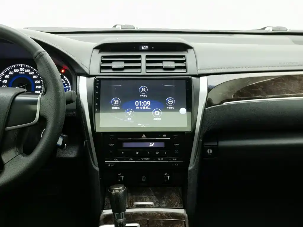 Toyota Camry — миниатюра 12