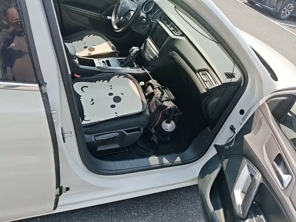 Peugeot 408 — миниатюра 9