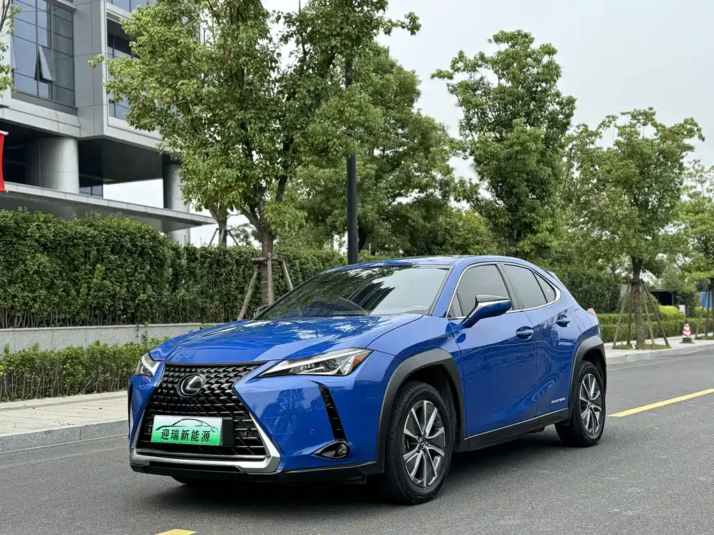 Lexus UX New Energy — миниатюра 6