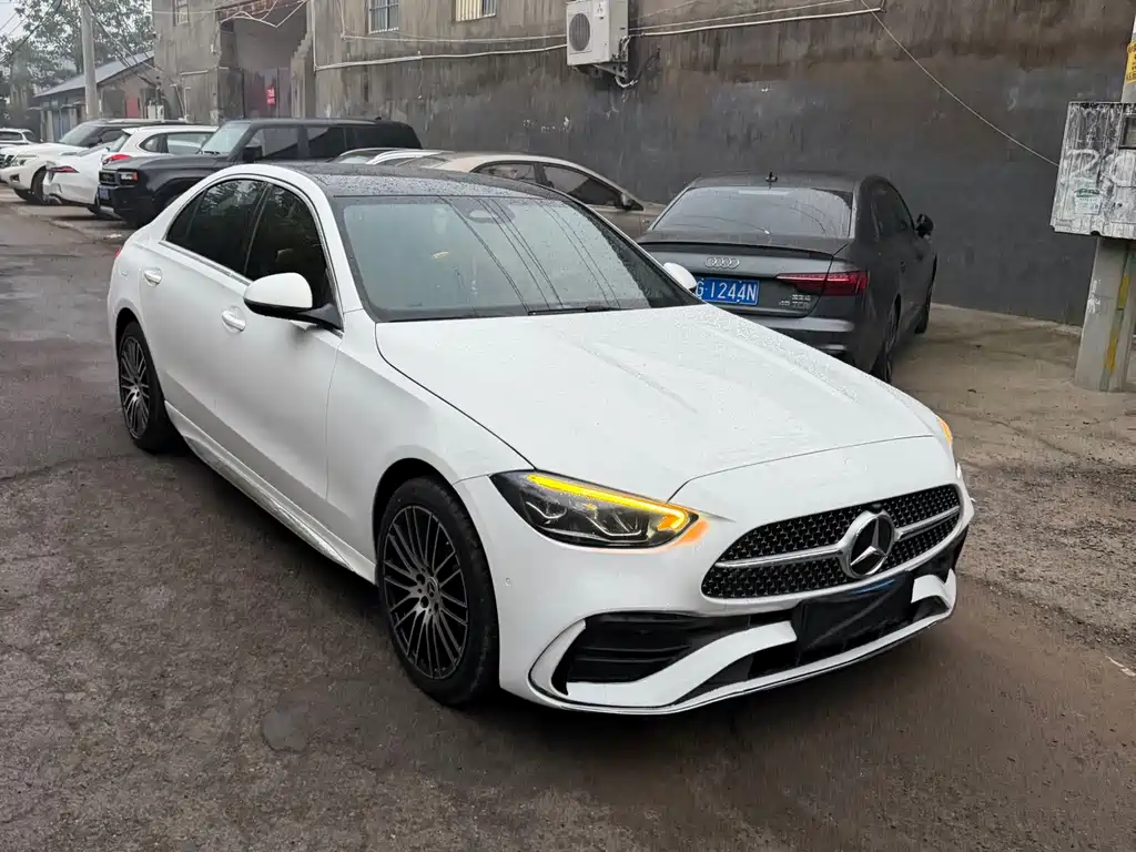 Mercedes-Benz C-Class — миниатюра 3