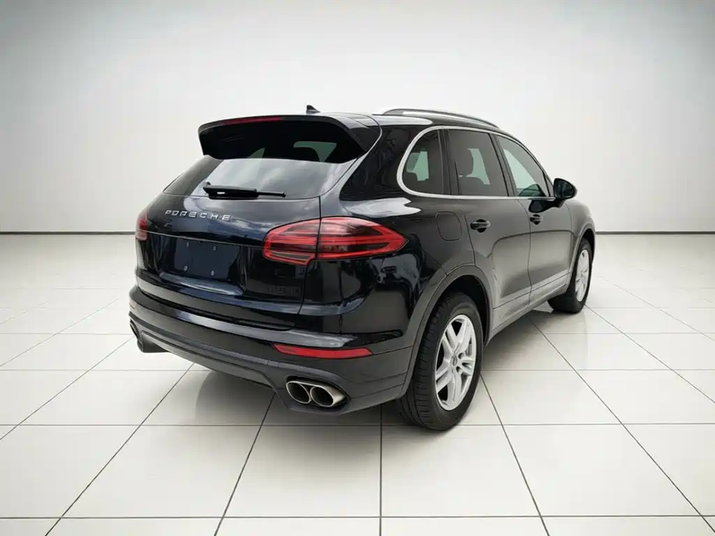 Porsche Cayenne — миниатюра 6
