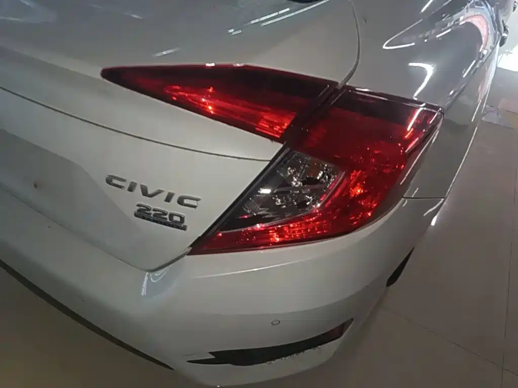 Honda Civic — миниатюра 8