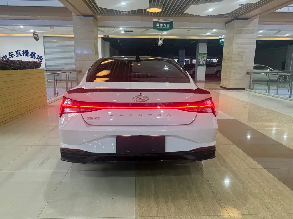 Hyundai Elantra — миниатюра 4