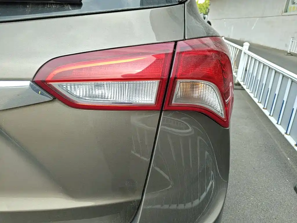 Buick Envision Plus — миниатюра 8