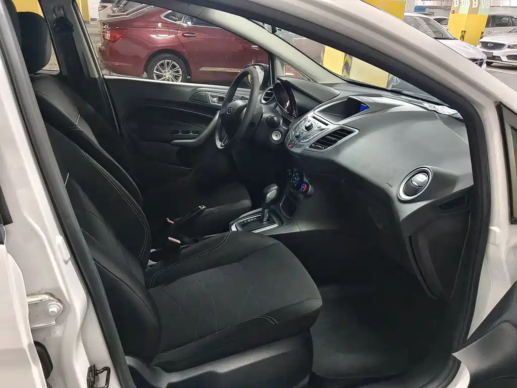 Ford Fiesta — миниатюра 10