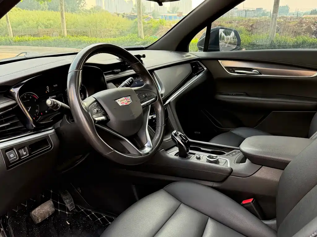 Cadillac XT6 — миниатюра 9