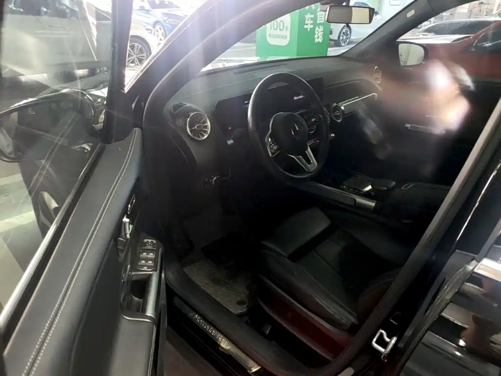 Mercedes-Benz GLB — миниатюра 12
