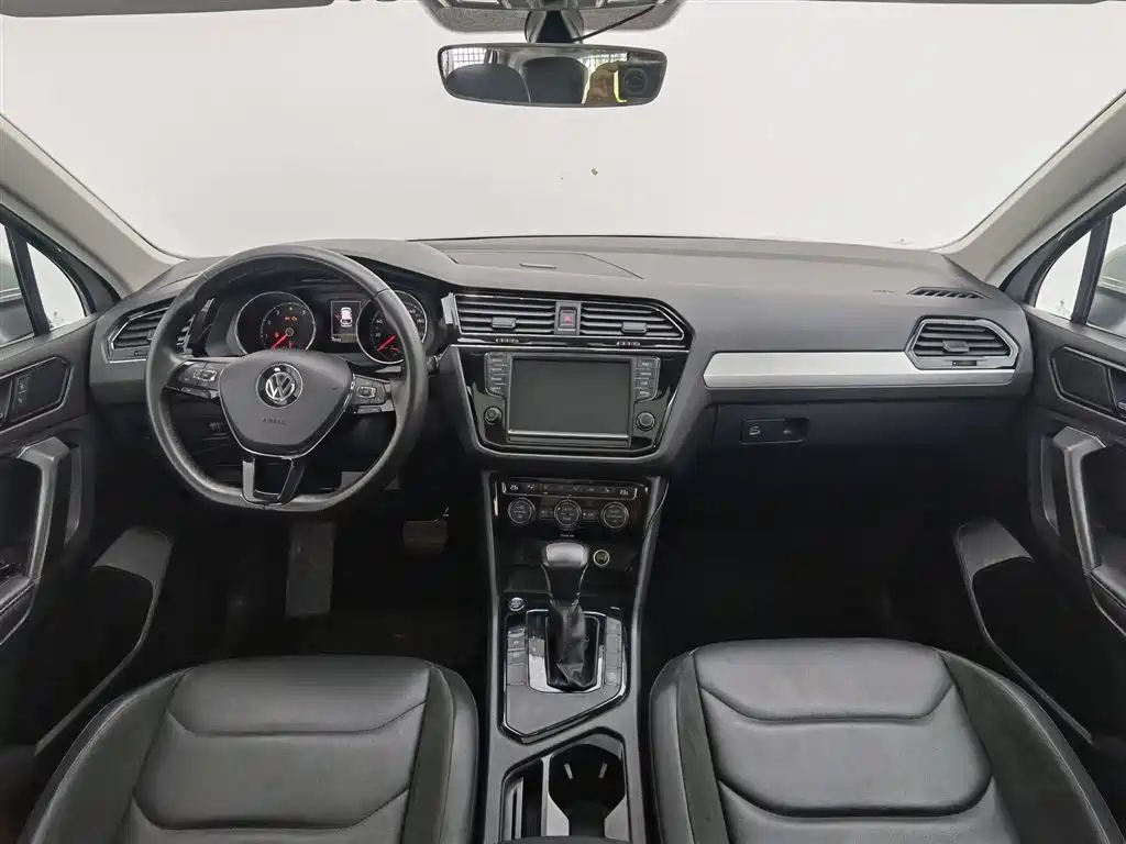 Volkswagen Tiguan L L 2018 330TSI AT Luxury