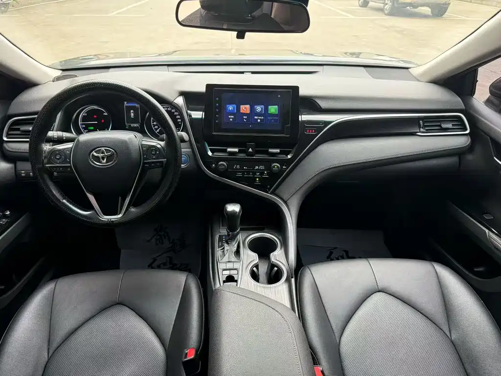 Toyota Camry — миниатюра 6
