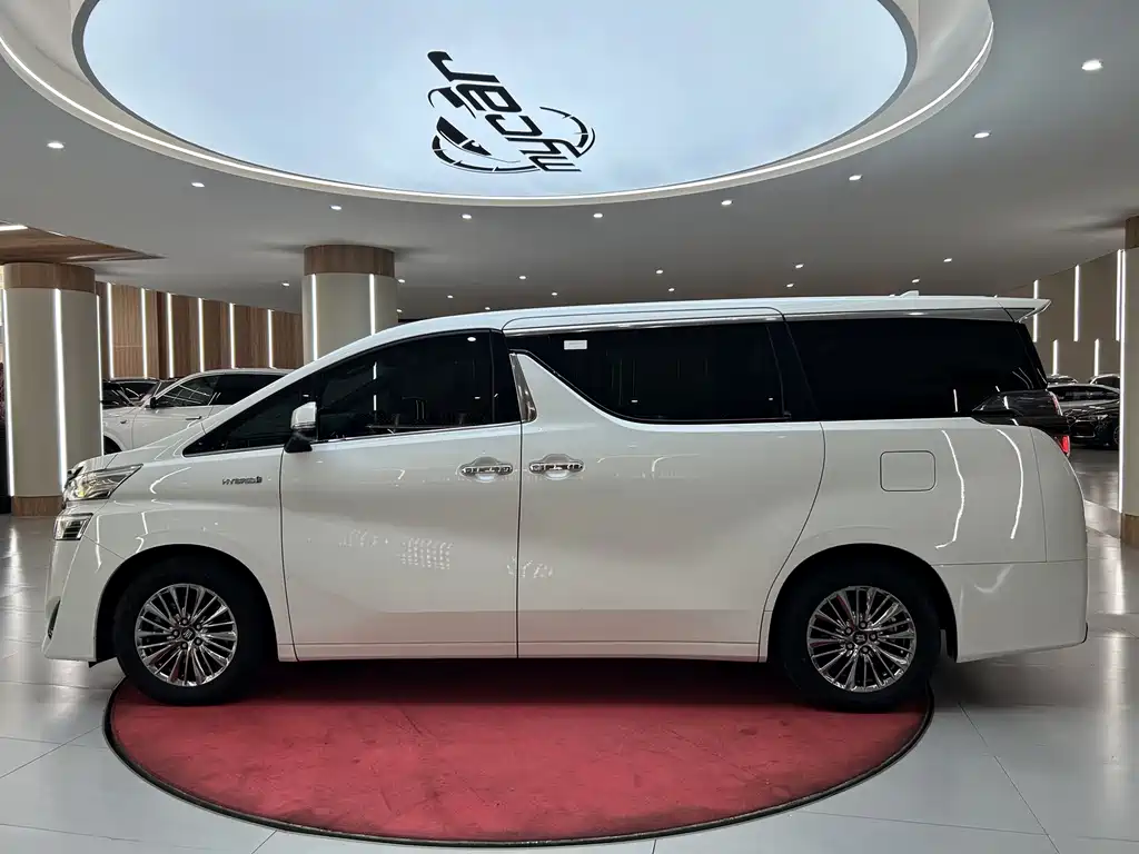 Toyota Vellfire — миниатюра 8