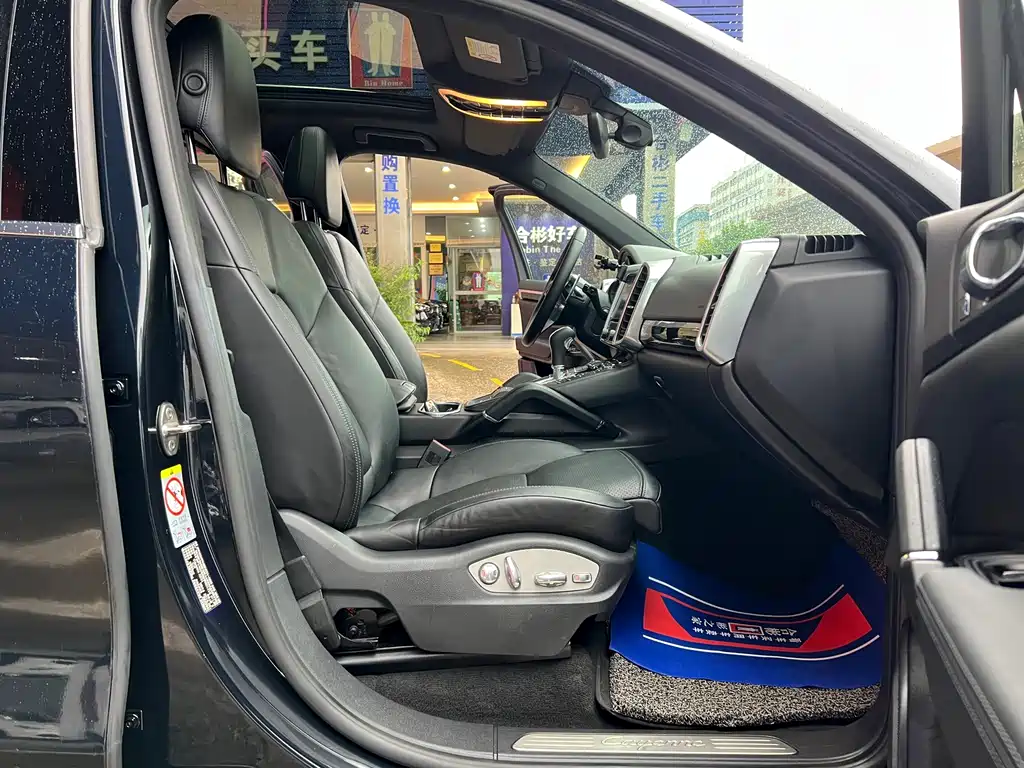 Porsche Cayenne — миниатюра 30