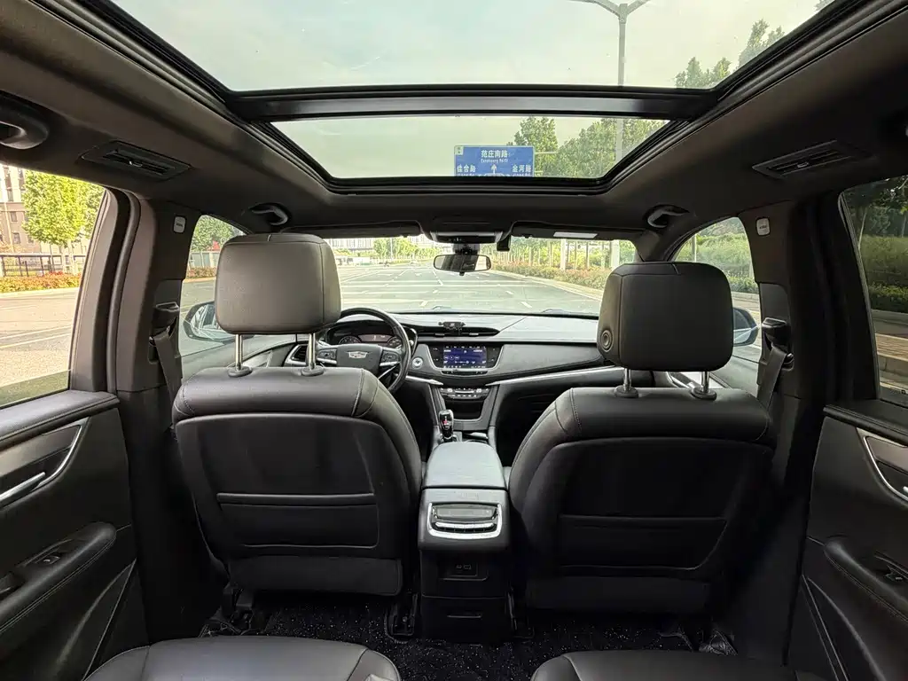 Cadillac XT6 — миниатюра 12