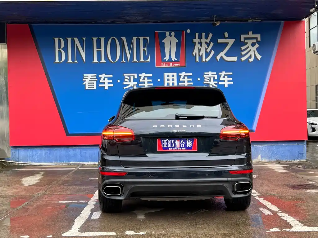 Porsche Cayenne — миниатюра 7