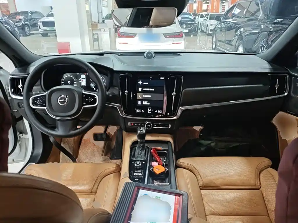 Volvo V90 — миниатюра 10