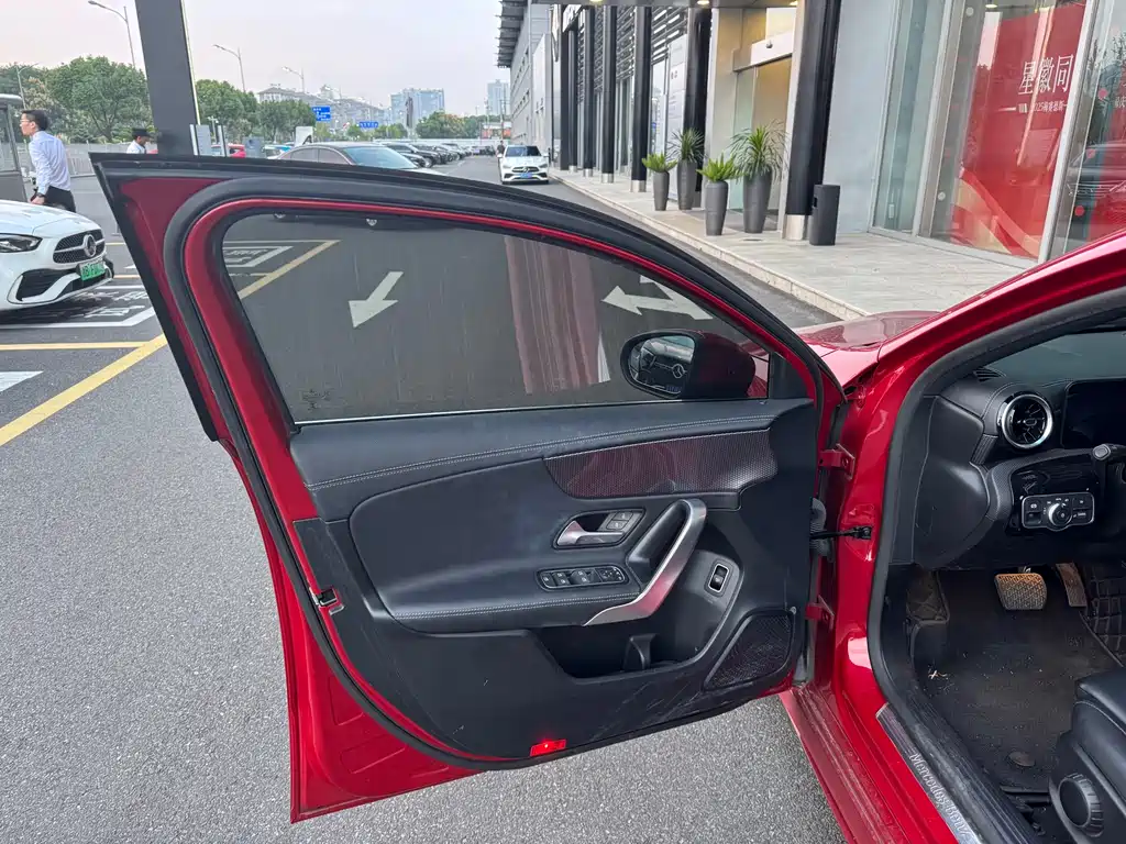 MERCEDES-BENZ  A CLASS