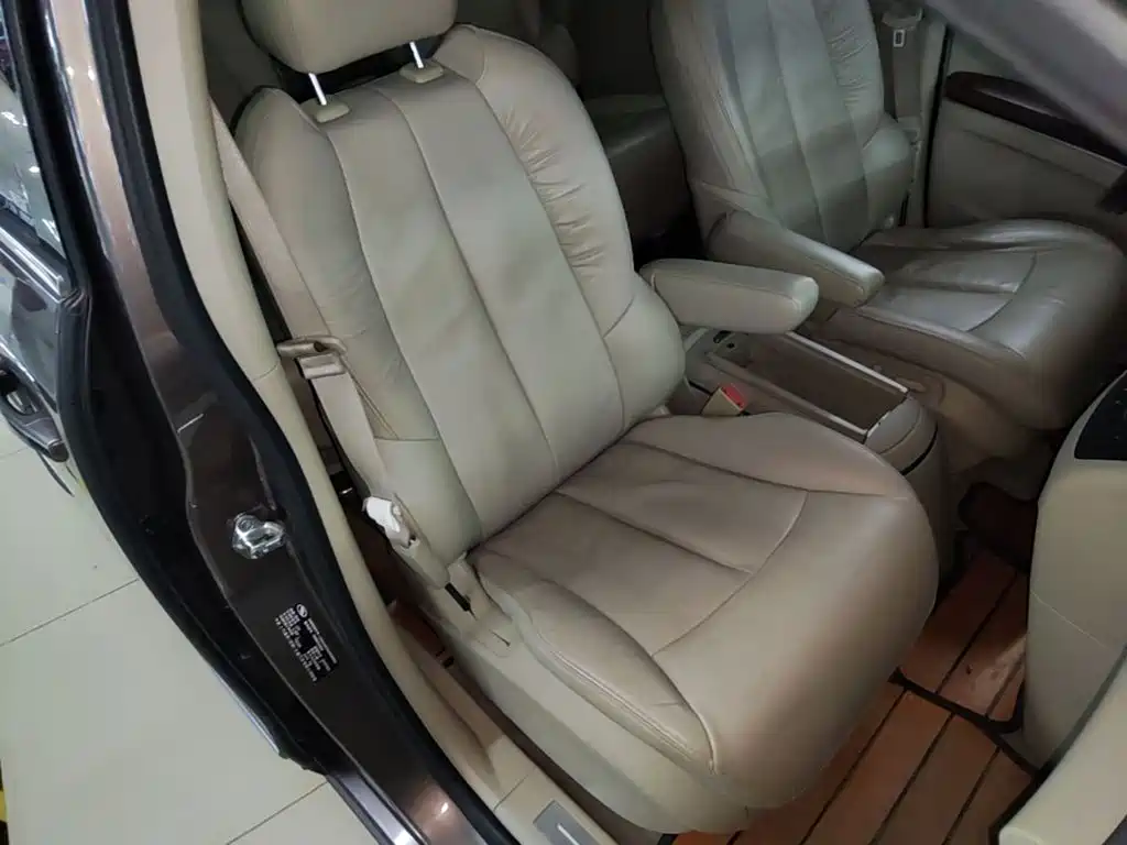 Buick GL8 — миниатюра 25