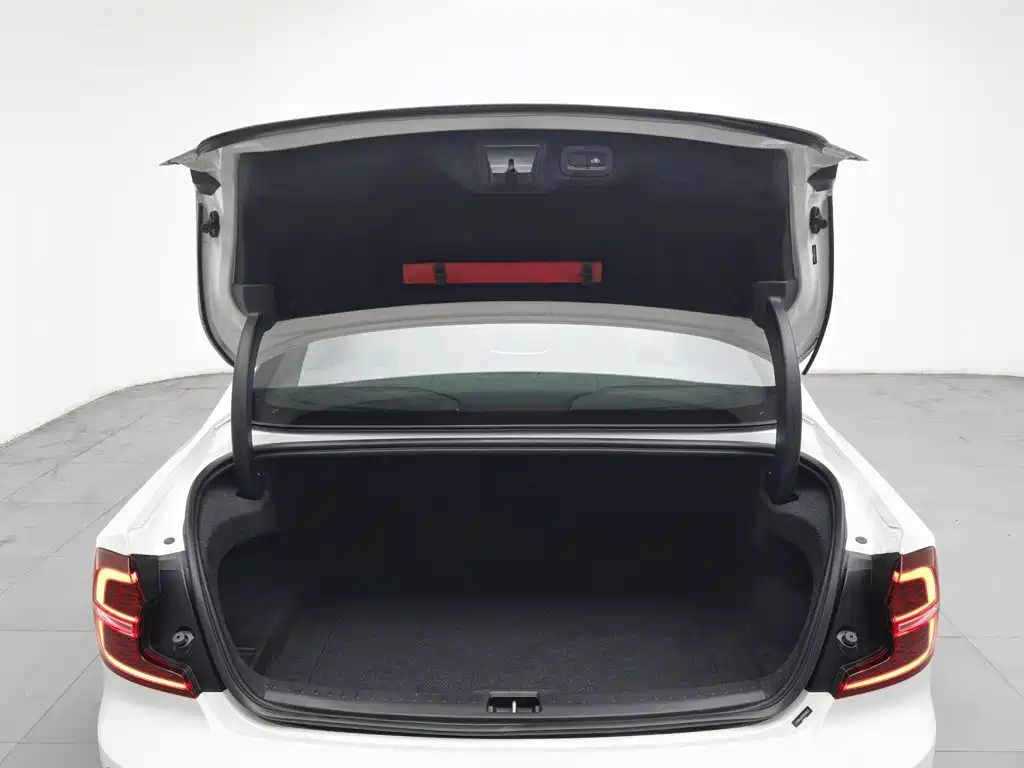 Volvo S60 — миниатюра 16