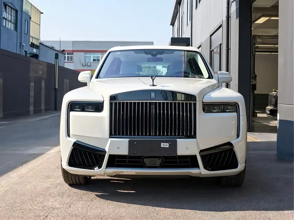 Rolls-Royce Cullinan 0