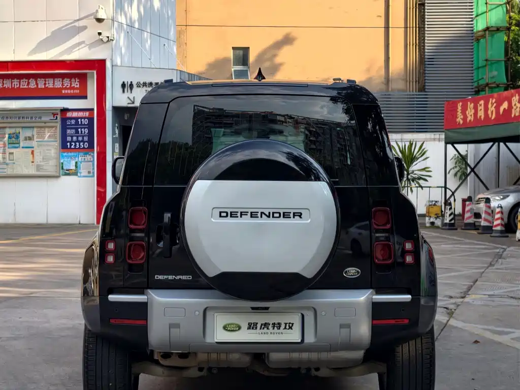 Land Rover Defender — миниатюра 9