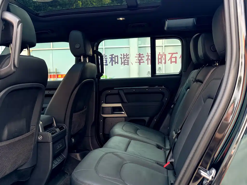 Land Rover Defender — миниатюра 7