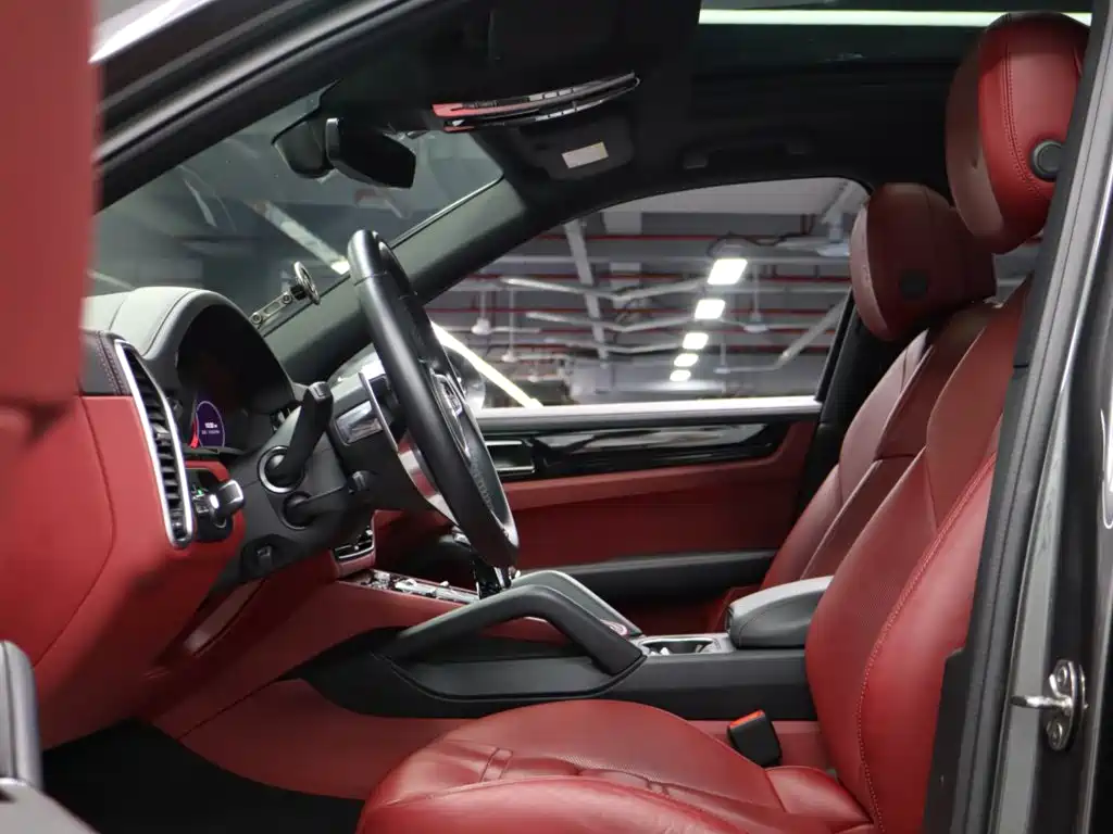 Porsche Cayenne — миниатюра 7