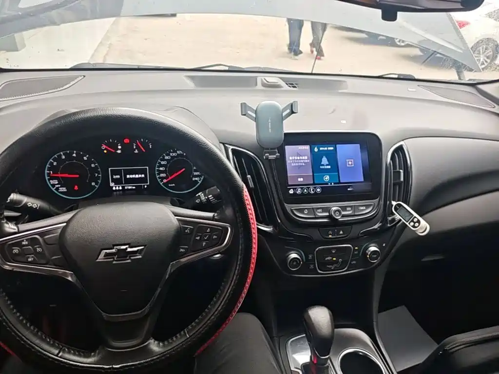 Chevrolet Equinox — миниатюра 10