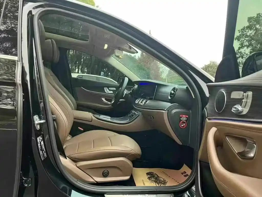 Mercedes-Benz E-Class — миниатюра 4