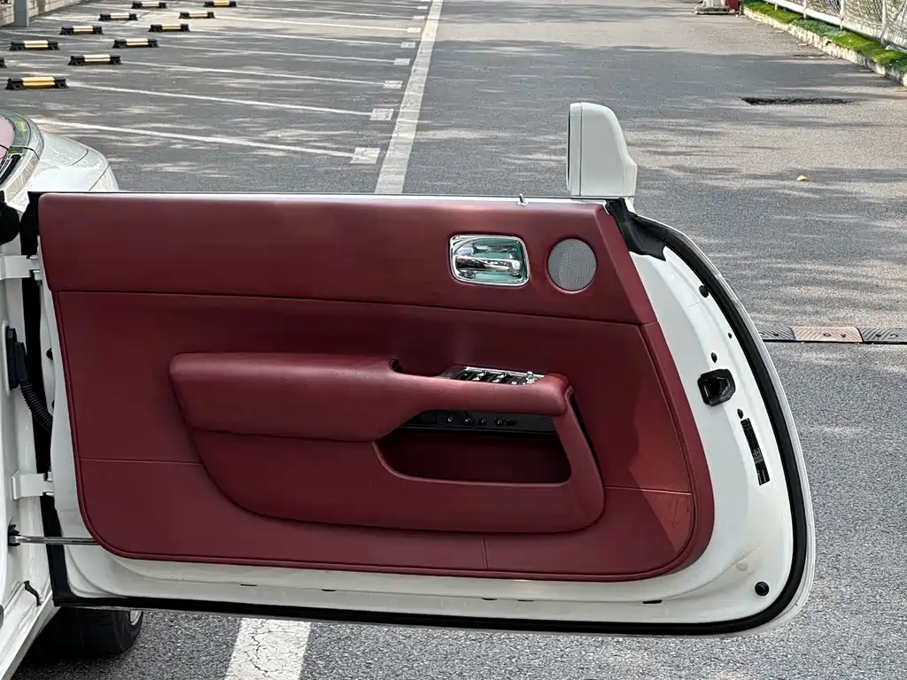 Rolls-Royce Dawn — миниатюра 23