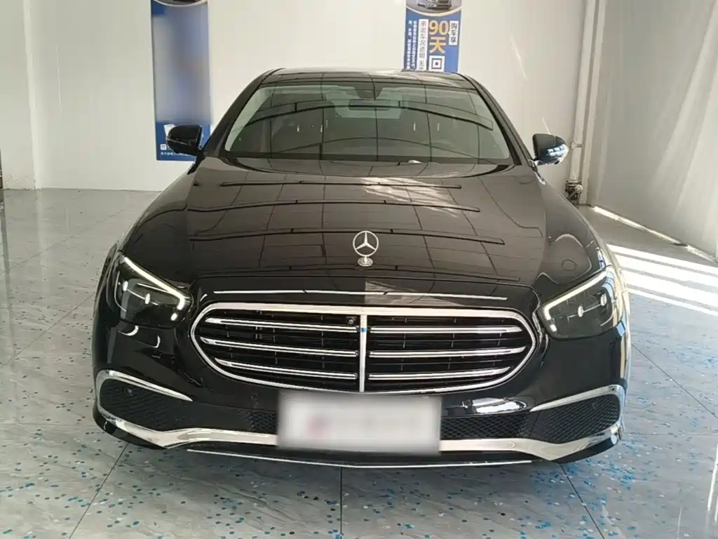 Mercedes-Benz E-Class — миниатюра 3